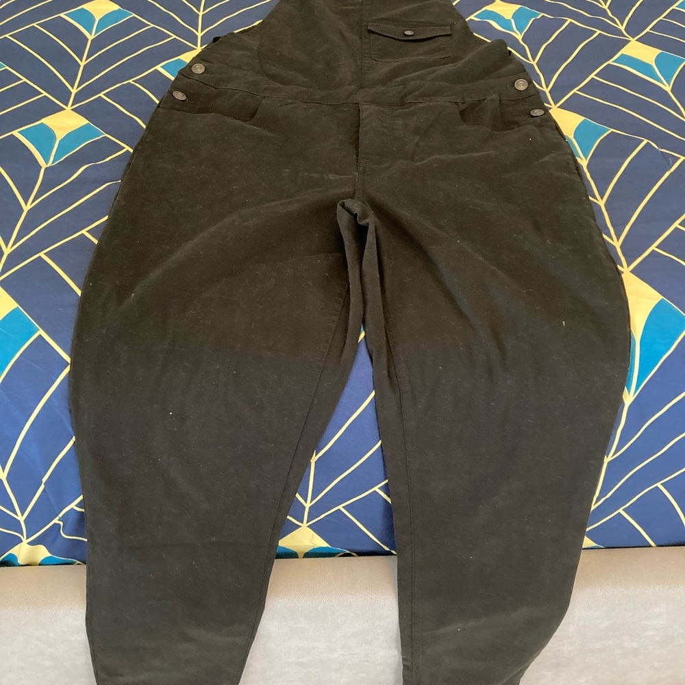 ASOS black cover all size Medium in good condition.